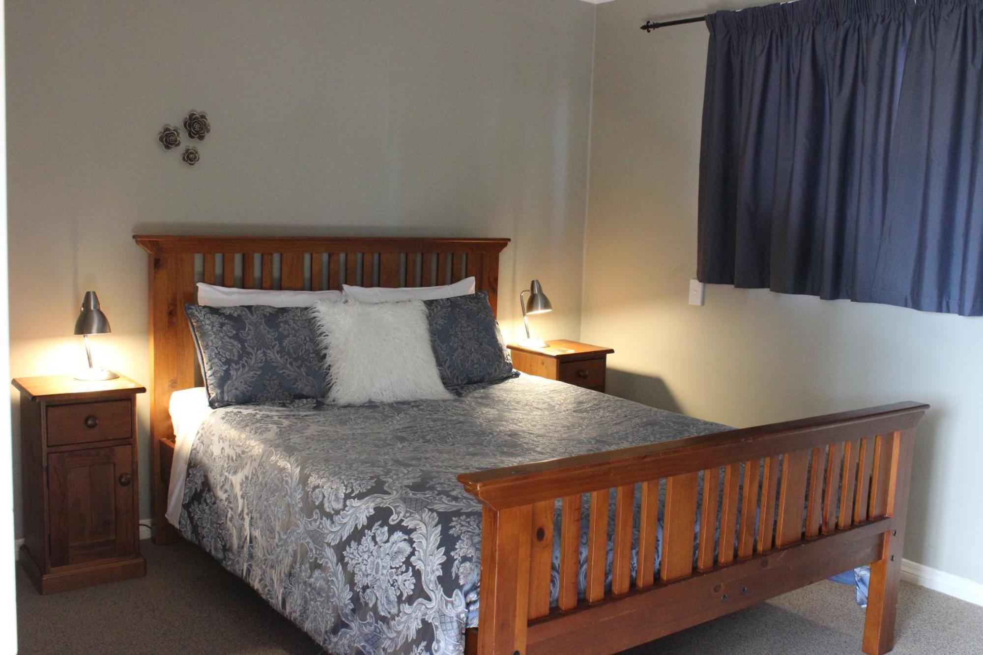 Blue Thistle Cottages Te Anau Buitenkant foto