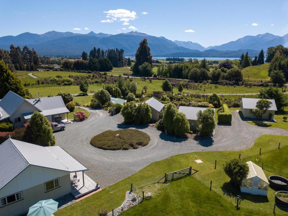 Blue Thistle Cottages Te Anau Buitenkant foto