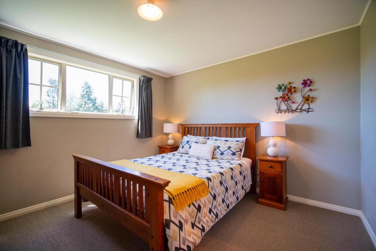 Blue Thistle Cottages Te Anau Buitenkant foto