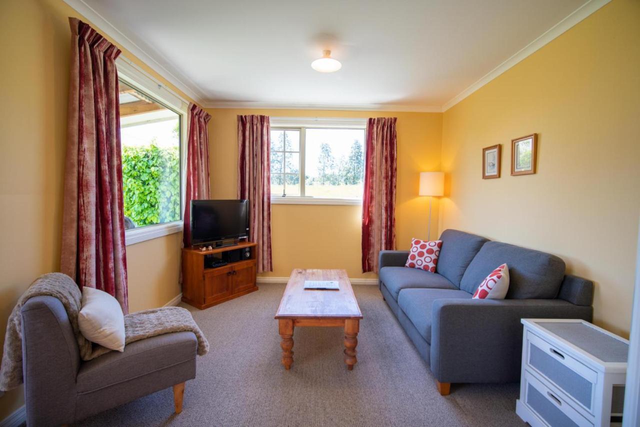 Blue Thistle Cottages Te Anau Buitenkant foto